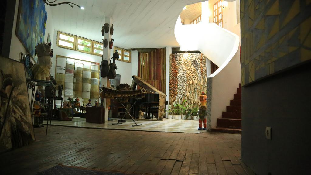 Bushman Cafe Hotel Αμπιτζάν Εξωτερικό φωτογραφία