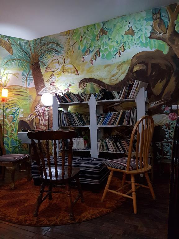 Bushman Cafe Hotel Αμπιτζάν Εξωτερικό φωτογραφία